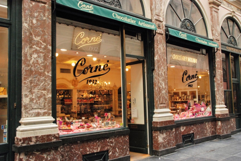 patisserie-PONTEVES-min_chocolate_chocolaterie_shop_luxury_chic_gallery_brussels_belgium-558146